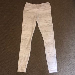 ALO Yoga Airbrush Legging- Sequoia Print, Medium